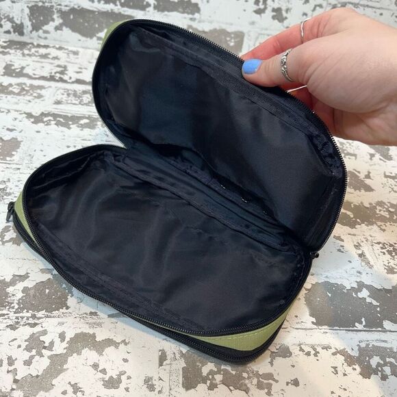 L.L. Bean | green travel wallet with strap - Picture 9 of 10